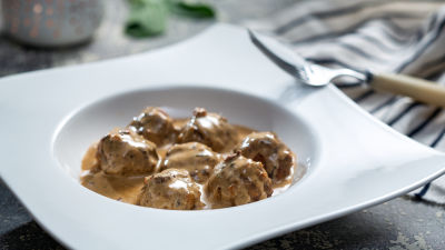 Телешки кюфтета в горчичен сос