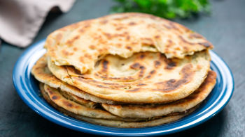 Плоски хлебчета с билки