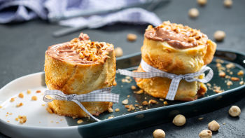 Рула от парено тесто с шоколадов крем