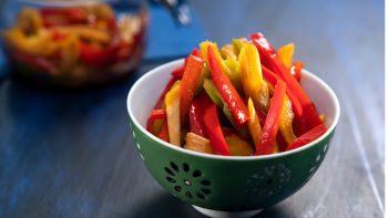 Туршия от целина и червени чушки