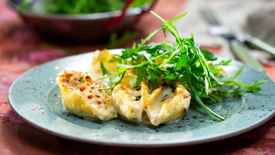 Конкильони с пиле и сирена