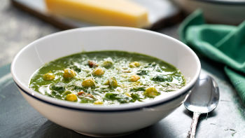 Супа със спанак и нахут