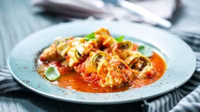 Рулца от тиквички с кайма на фурна