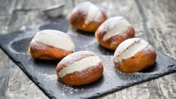 Италиански кифлички с крем (маритоци)