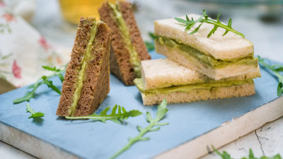 Сандвичи с авокадо мус