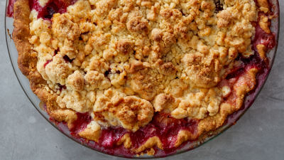 Пай със сливи и крем фреш