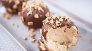 Семифредо с фъстъчено масло