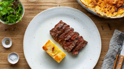 Картофен огретен с телешки стек