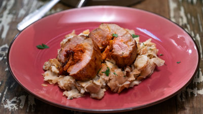 Руло от свинско бонфиле върху юфка с манатарки