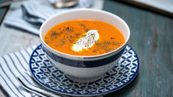 Топла доматена супа