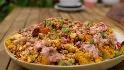 Салата с печен на скара карфиол