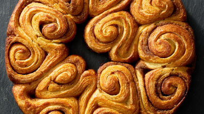 Хляб на осморки с кафяво масло