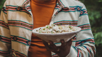 Бобена салата с печен пресен лук