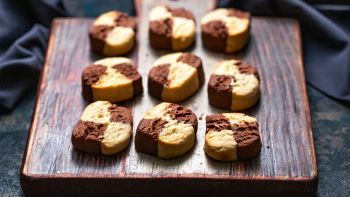 Двуцветни сладки