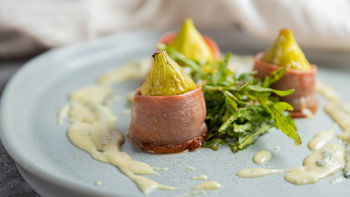 Смокини с прошуто и горгонзола