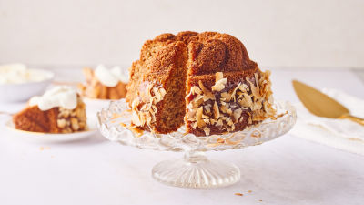 Австрийски гугелхупф с банани и кокос