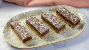 Карамелено-шоколадов сладкиш