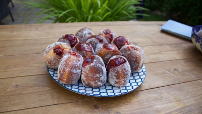 Понички с конфитюр