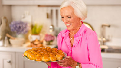 Рулца със сирене и пресни подправки