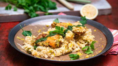 Пилешко с ориз и свеж зелен сос