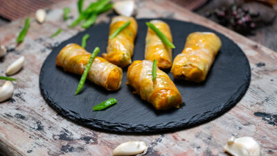 Банички с пилешко и оризови кори