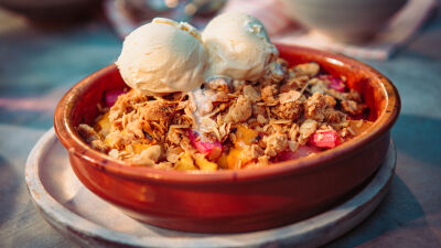Grilled mango and rhubarb crumble