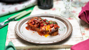 Eggs with Wine Sauce