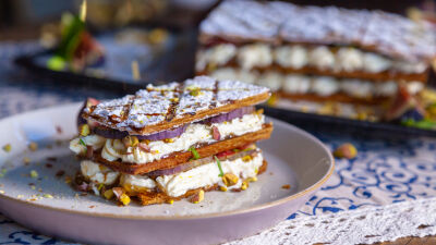 Милфьой със смокини, портокал и шамфъстък