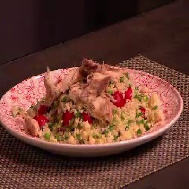 Салата от кускус с репички и скумрия