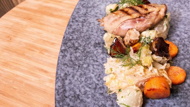 Патешки бутчета с кадаиф, земна ябълка и морков