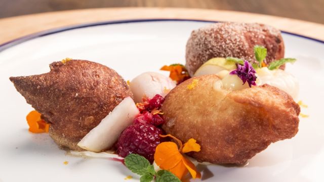 Понички със сладкарски крем