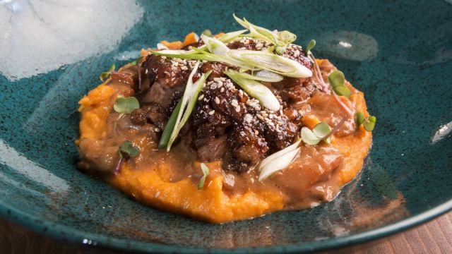 Свински джолан със сос Грейви