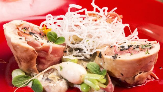 Пилешки руладини със сметанов сос и гъби