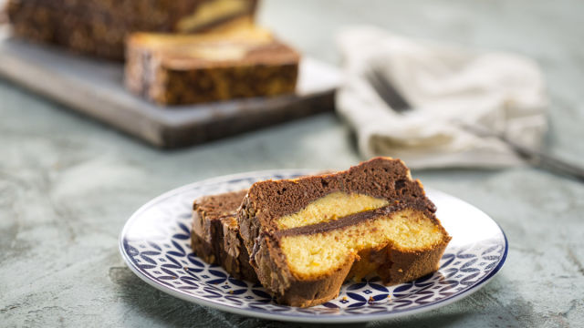 Сладкиш с бадеми и шоколад