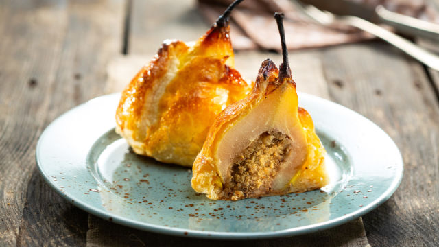 Пълнени круши с рокфор в хрупкаво тесто