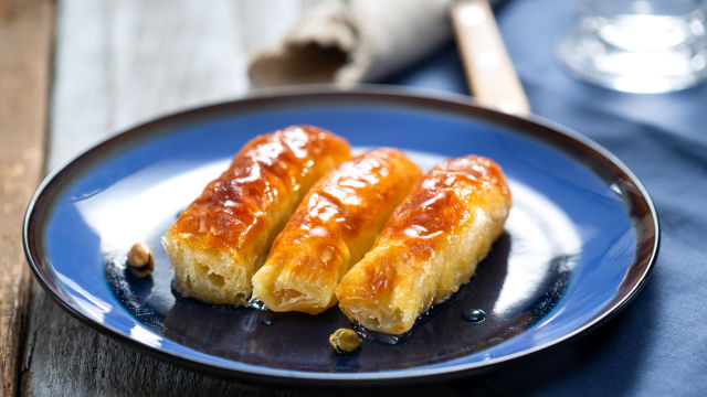 Сиропирана баница с локум