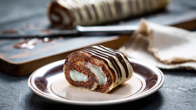 Двуцветно пандишпаново руло