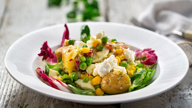 Салата с картофи и рикота