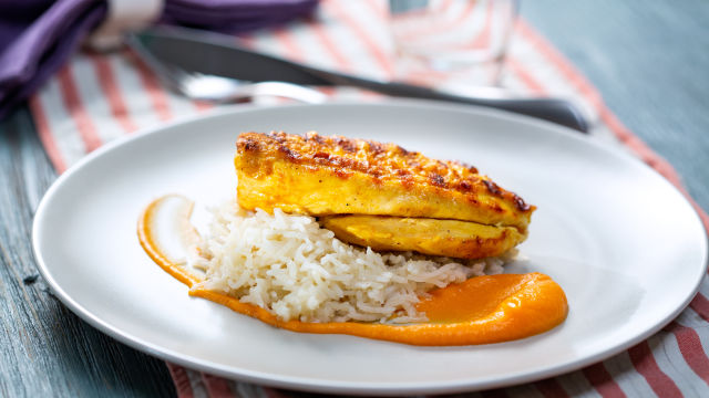 Пиле с маслен ориз и пюре от моркови