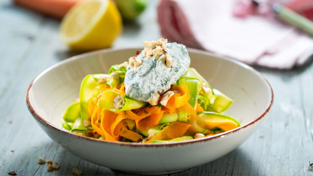 Салата с тиквички и моркови