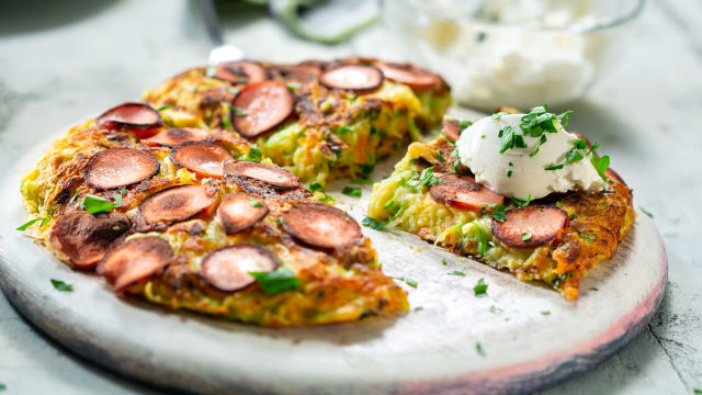 Палачинка със зеленчуци и колбас