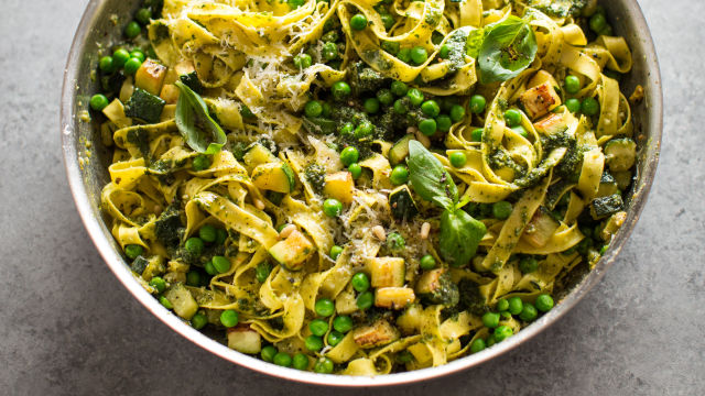 Супер зелена паста с песто