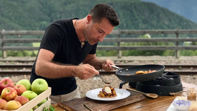 Обърнат ябълков крамбъл