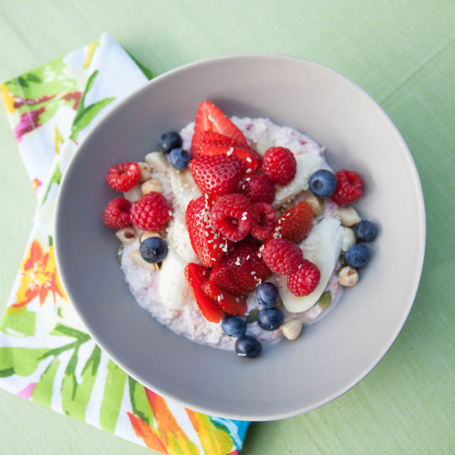 Мюсли с овесени ядки и горски плодове