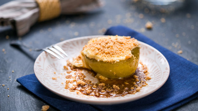 Печени ябълки с пудинг крем брюле