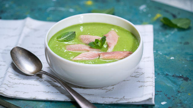 Крем супа от грах с пушена пъстърва