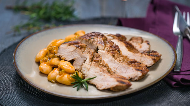 Мариновано свинско бонфиле с боб Софенка