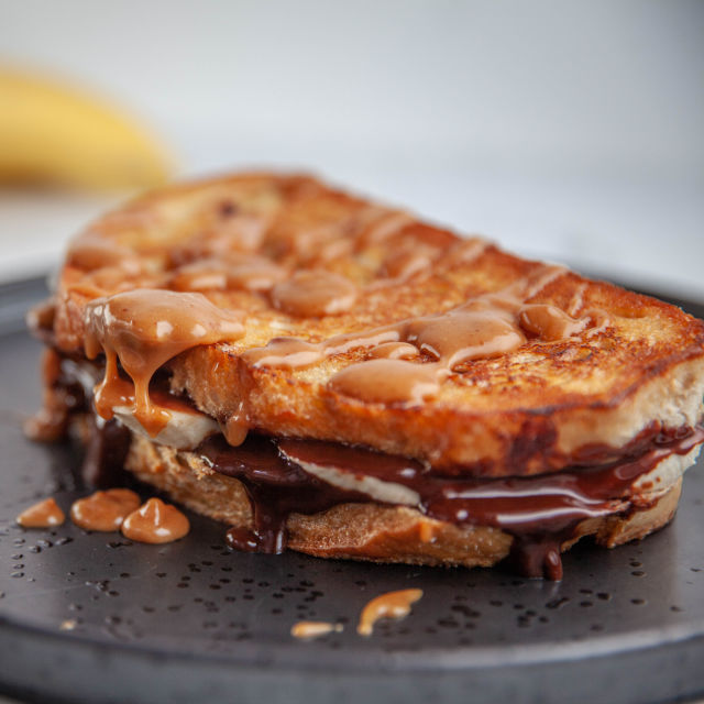 Сандвичи с банан, шоколад и карамел