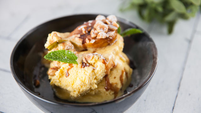 Сладолед с шафран и зехтин