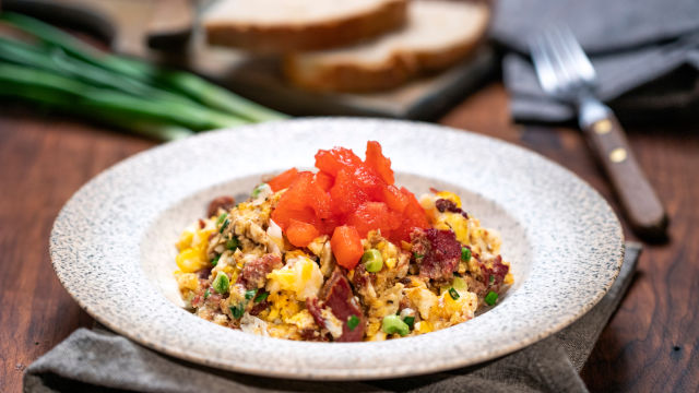 Бъркани яйца със саздърма